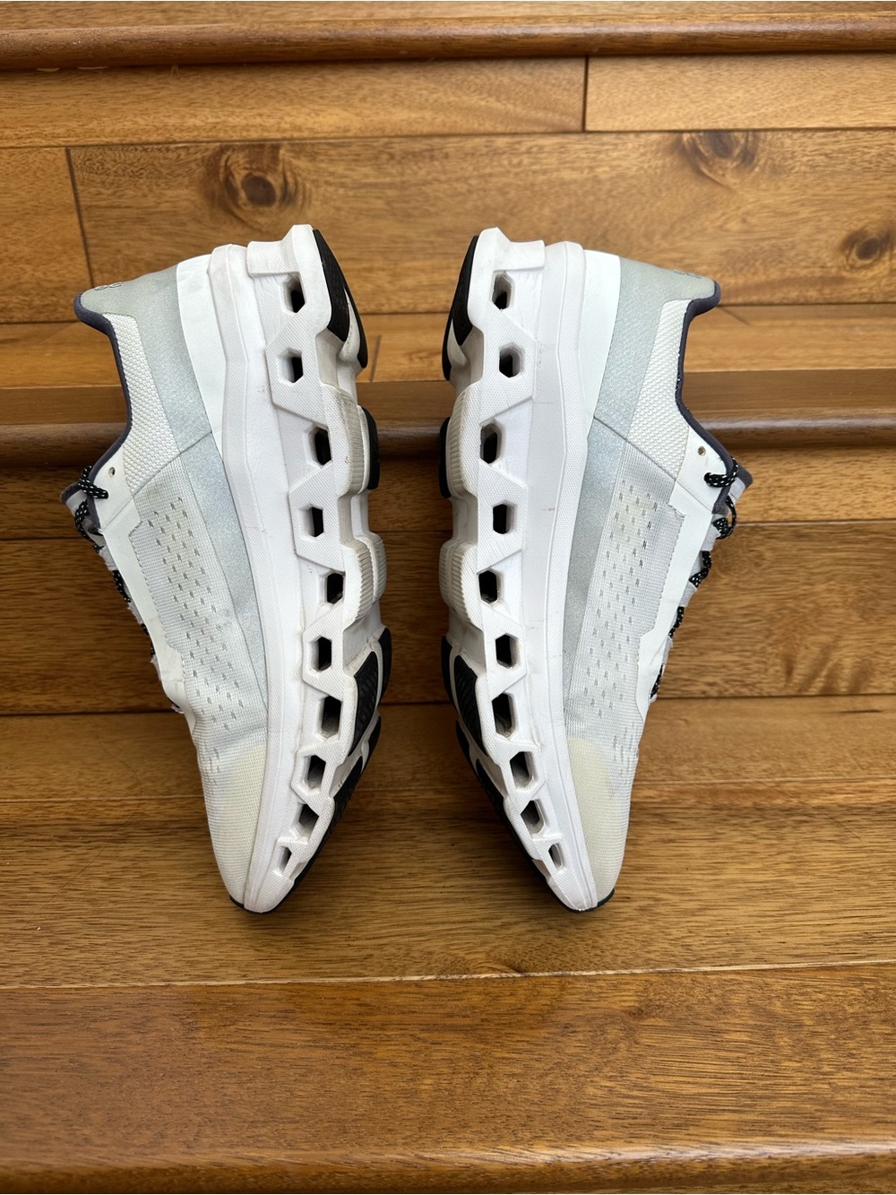 On Cloudmonster Men’s size 10.5 white - Picture 5 of 11